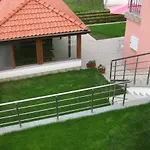 Vendégház романс