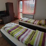 Vendégház романс