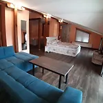 Vendégház романс