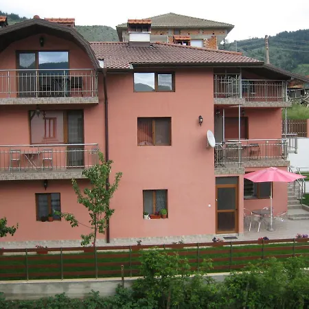 Guest house романс Yagodina